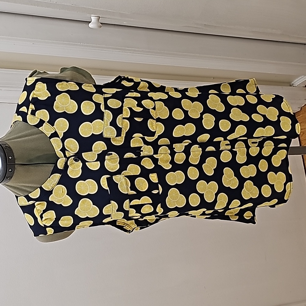 SOHO Jeans sleeveless button down  navy blue with lemons, pockets Sz L